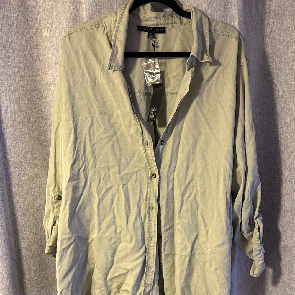NWT women’s Jane and Delancey sage green button down 2x